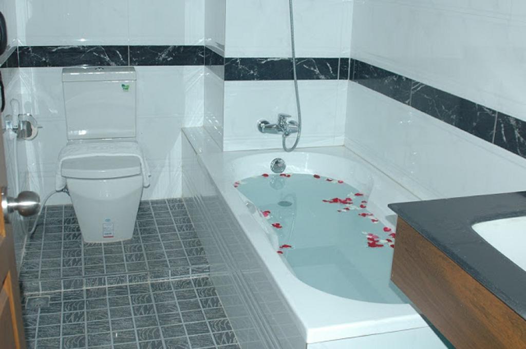 7 Mile Hotel 3*